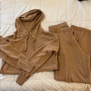 GAP Tan Women's Cashsoft Sweater Set